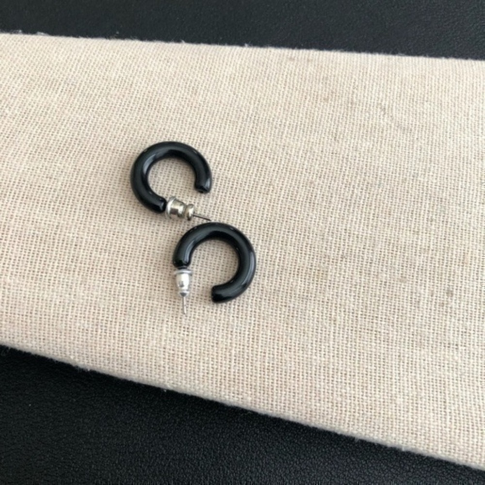 Vintage Black Pierced Earrings